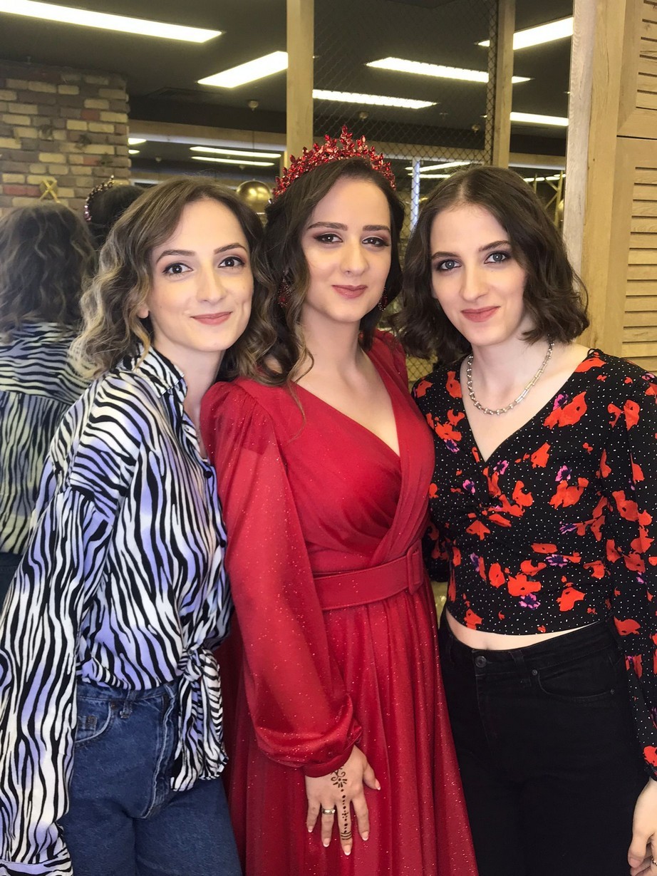 Kirmizi Kina Elbisesi