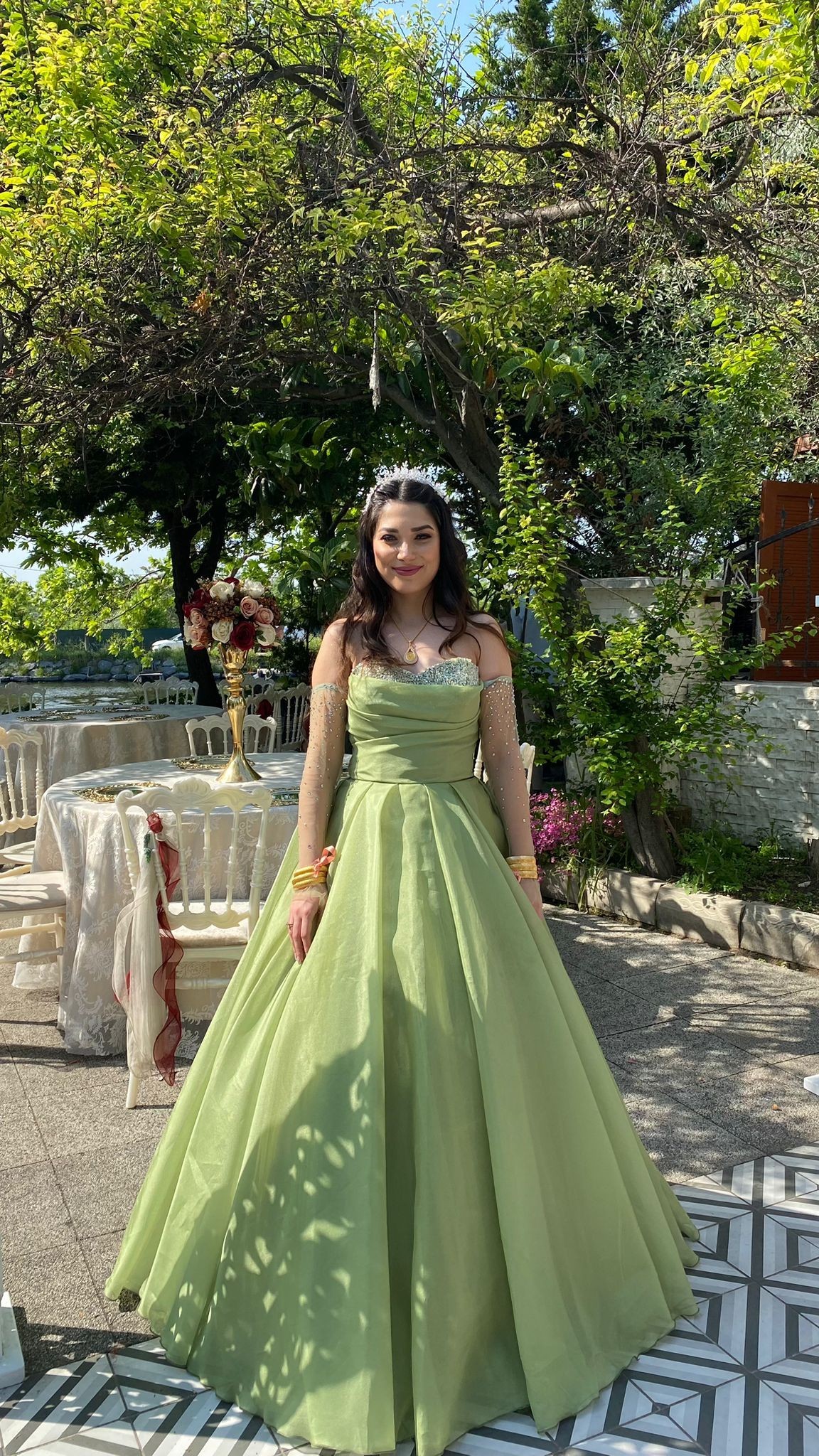 Nisan elbisesi