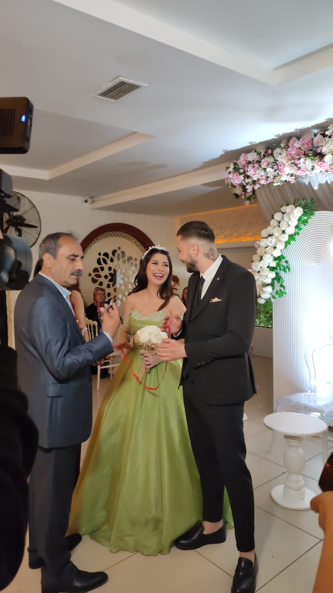 Nisan elbisesi